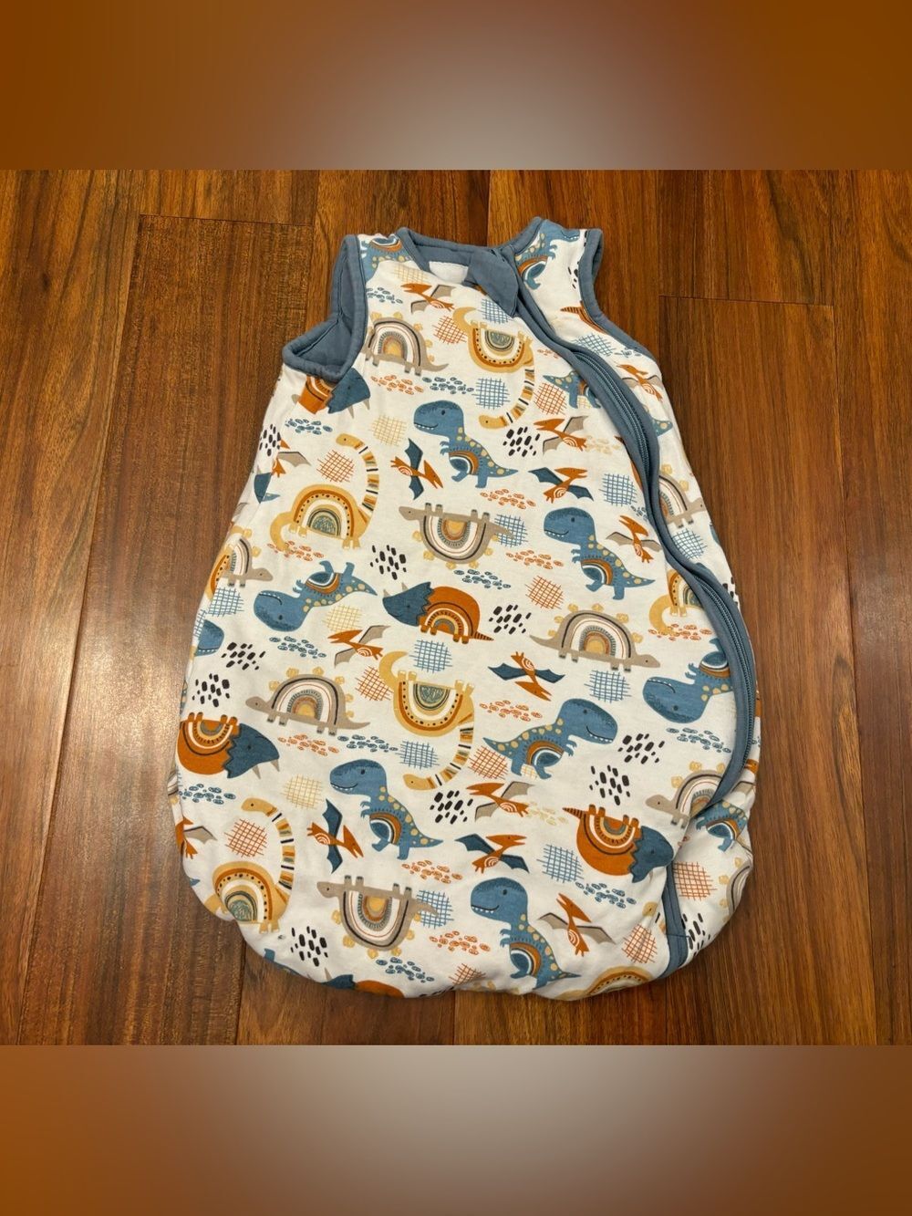 Dylan & Abby white dinosaur sleepsack 2.5 TOG
